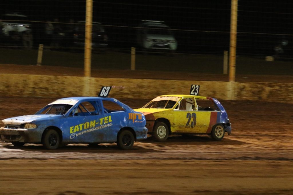 Bryden Southwell and Dylan Parkes battle it out for glory at Kalgoorlie International Speedway